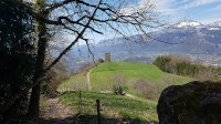 La Tour de Montfallet et Chamechaude au loin